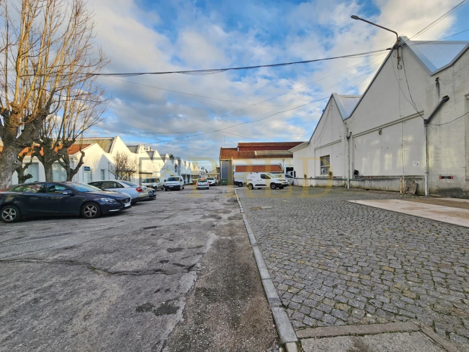 Armazém para Arrendamento em Mafamude e Vilar do Paraíso Foto 10