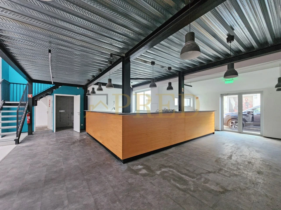 Armazém para Arrendamento em Mafamude e Vilar do Paraíso Foto 5