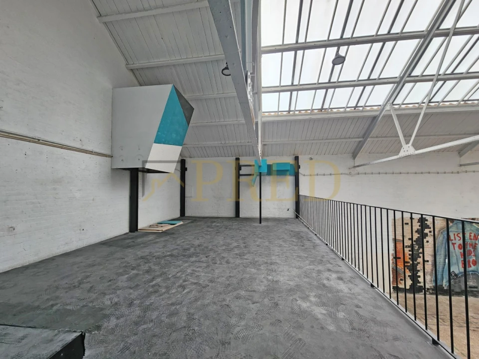 Armazém para Arrendamento em Mafamude e Vilar do Paraíso Foto 8