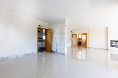 Moradia T5 para Venda em Alcabideche