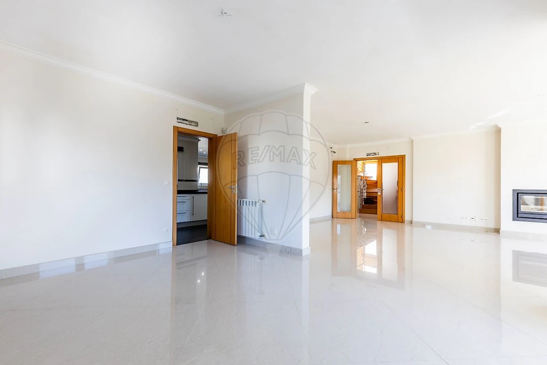 Moradia T5 para Venda em Alcabideche Foto 9