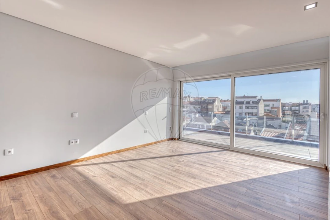 Apartamento T4 para Venda em Espinho Foto 20