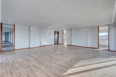Apartamento T4 para Venda em Espinho