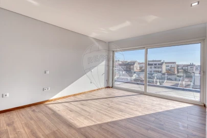 Apartamento T4 para Venda em Espinho