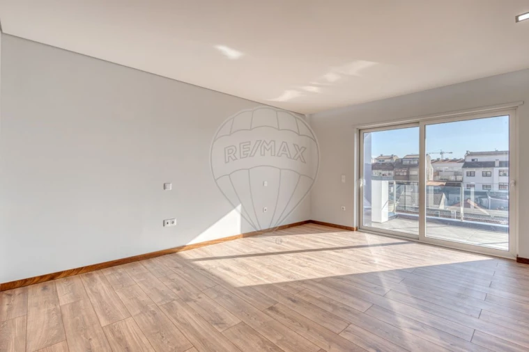 Apartamento T4 para Venda em Espinho Foto 14