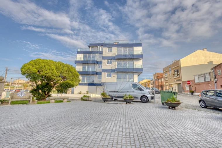 Apartamento T4 para Venda em Espinho Foto 41