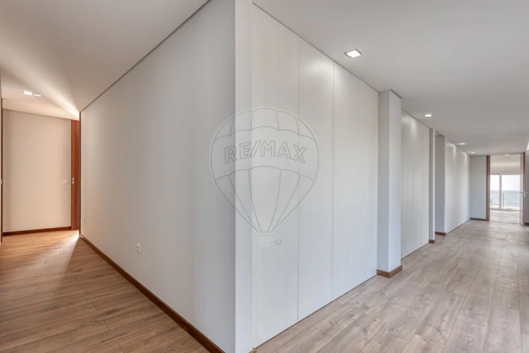 Apartamento T4 para Venda em Espinho Foto 26