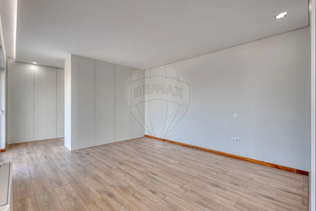 Apartamento T4 para Venda em Espinho Foto 27