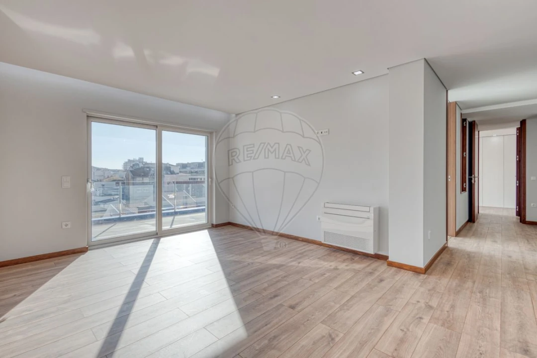 Apartamento T4 para Venda em Espinho Foto 15