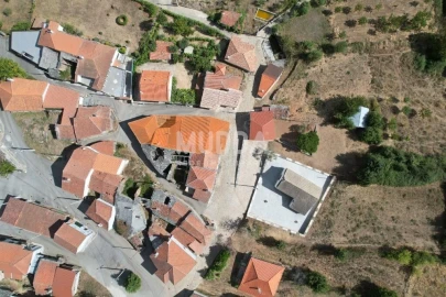 Moradia T5 para Venda em Quirás e Pinheiro Novo