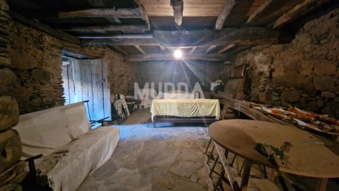 Moradia T5 para Venda em Quirás e Pinheiro Novo