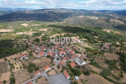 Moradia T5 para Venda em Quirás e Pinheiro Novo