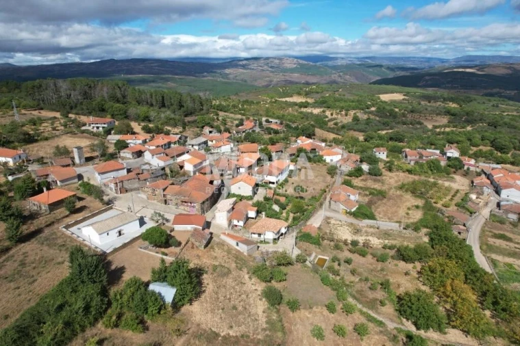 Moradia T5 para Venda em Quirás e Pinheiro Novo Foto 18