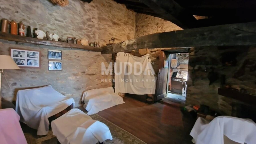 Moradia T5 para Venda em Quirás e Pinheiro Novo Foto 14