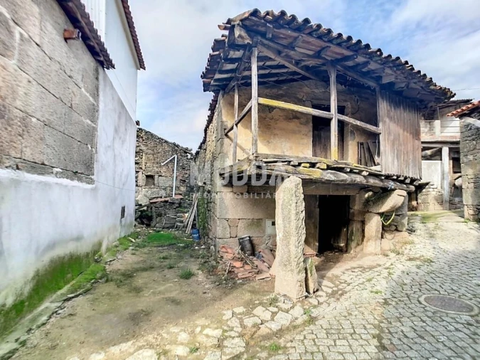 Moradia T1 para Venda em Planalto de Monforte (Oucidres e Bobadela) Foto 1