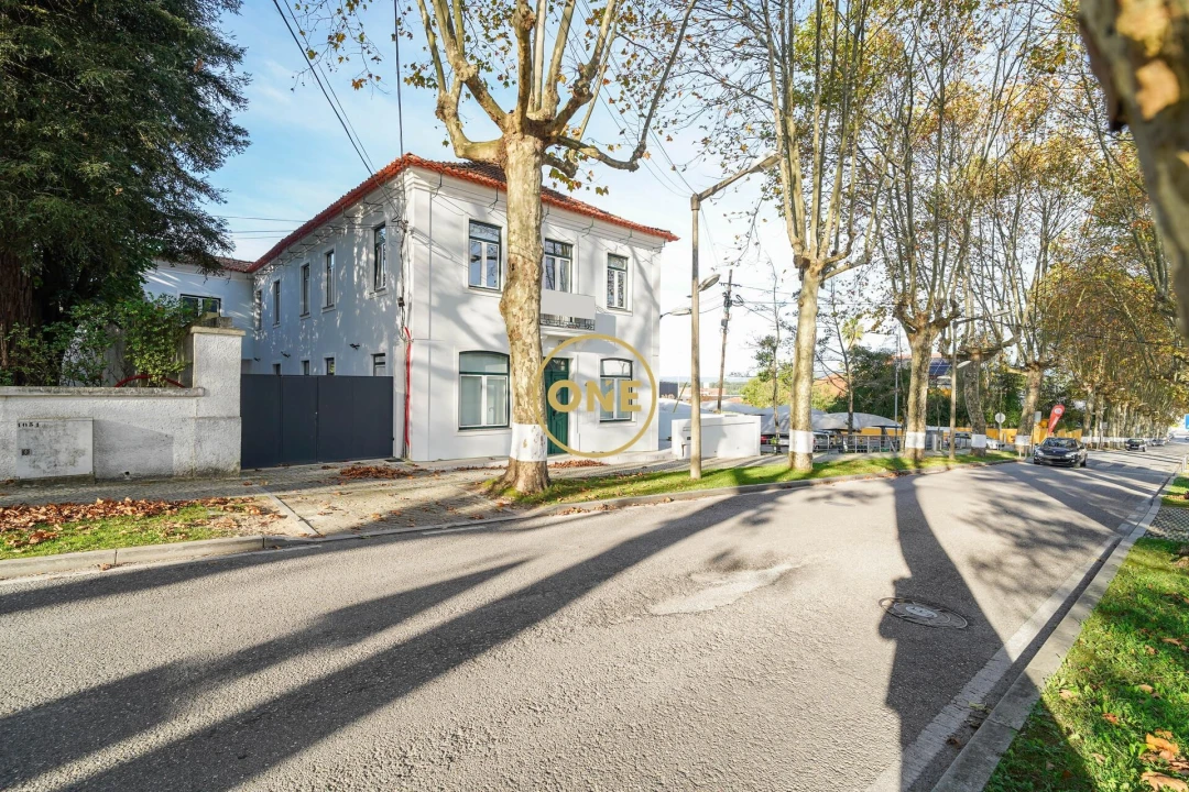 Prédio para Venda em Arcos e Mogofores Foto 1