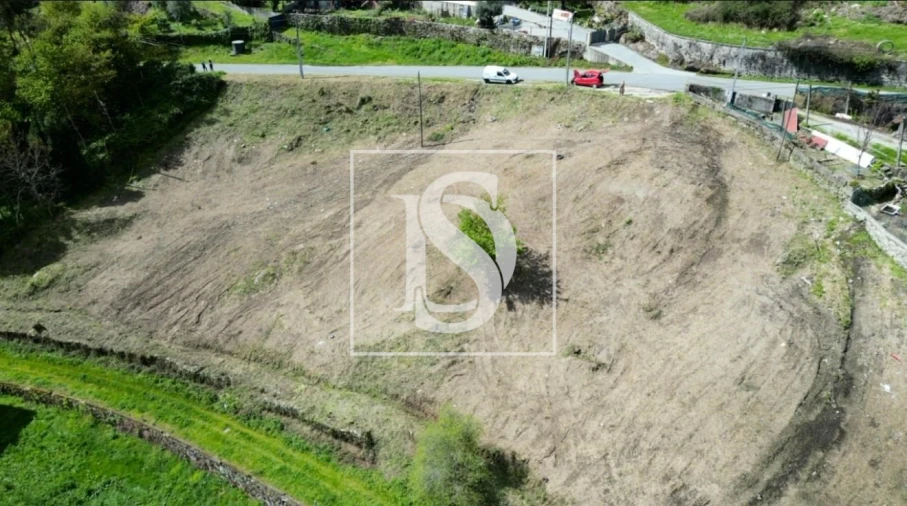 Terreno para Venda em Oriz (Santa Marinha) e Oriz (São Miguel) Foto 1
