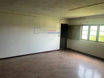 Armazém para Venda em Amiais de Baixo