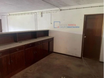 Armazém para Venda em Amiais de Baixo