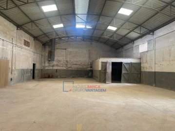 Armazém para Venda em Amiais de Baixo