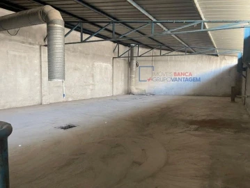 Armazém para Venda em Amiais de Baixo