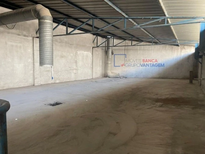 Armazém para Venda em Amiais de Baixo Foto 3