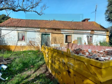Moradia T3 para Venda em São João Baptista e Santa Maria dos Olivais