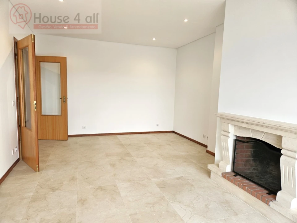 Apartamento T3 para Venda em Maiorga Foto 3