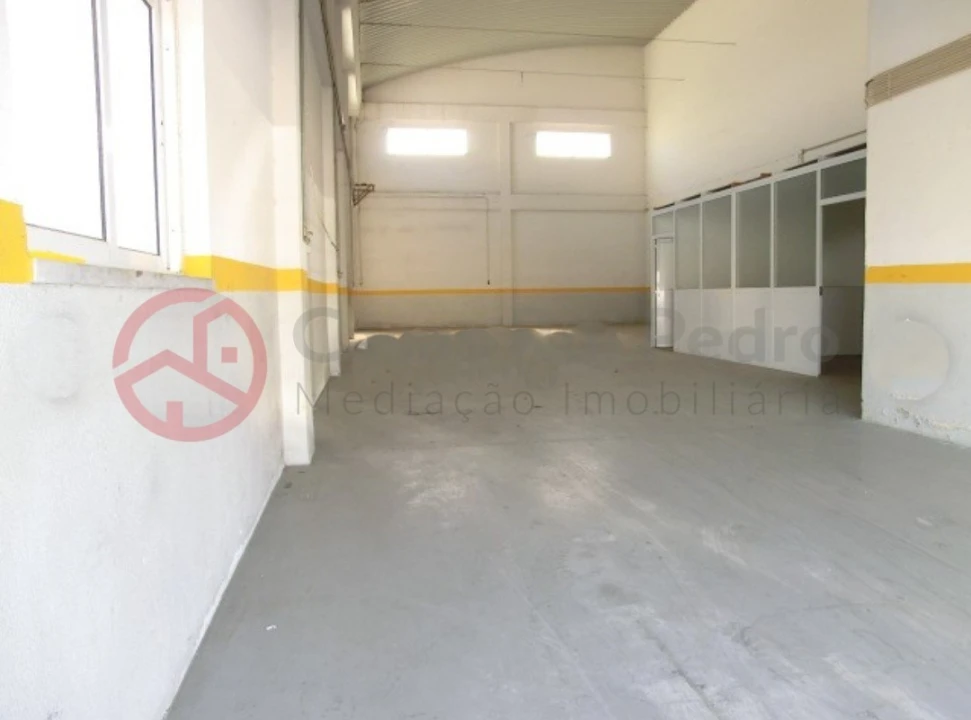 Armazém para Venda em Seixal, Arrentela e Aldeia de Paio Pires Foto 5