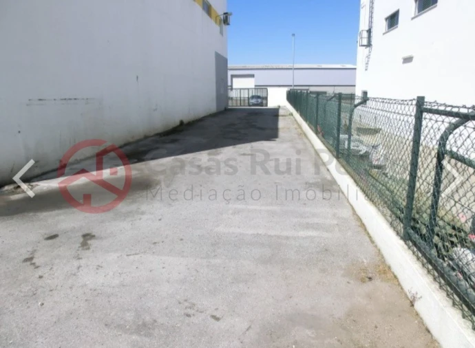 Armazém para Venda em Seixal, Arrentela e Aldeia de Paio Pires Foto 3