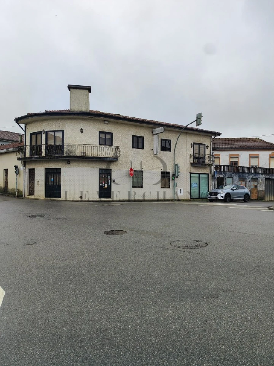 Moradia T6 para Venda em Argoncilhe Foto 1