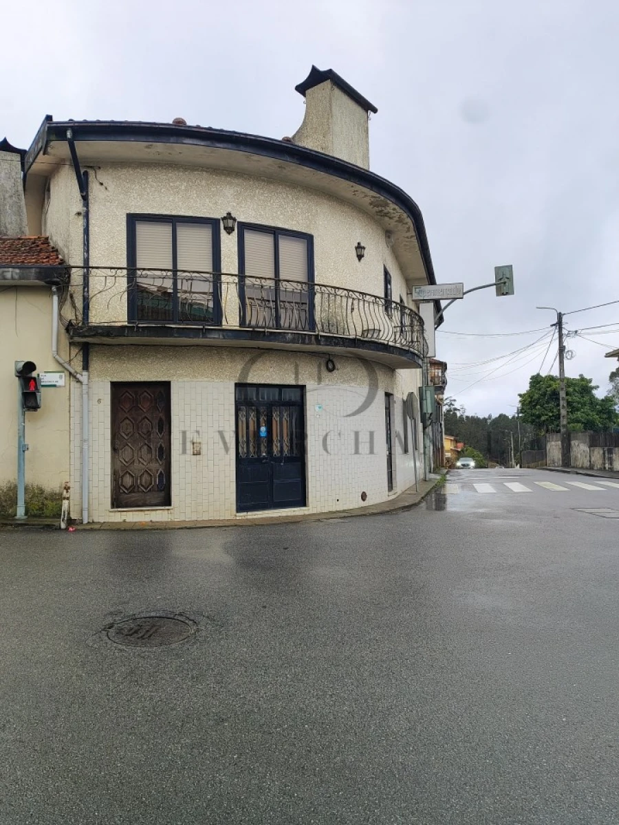 Moradia T6 para Venda em Argoncilhe Foto 2