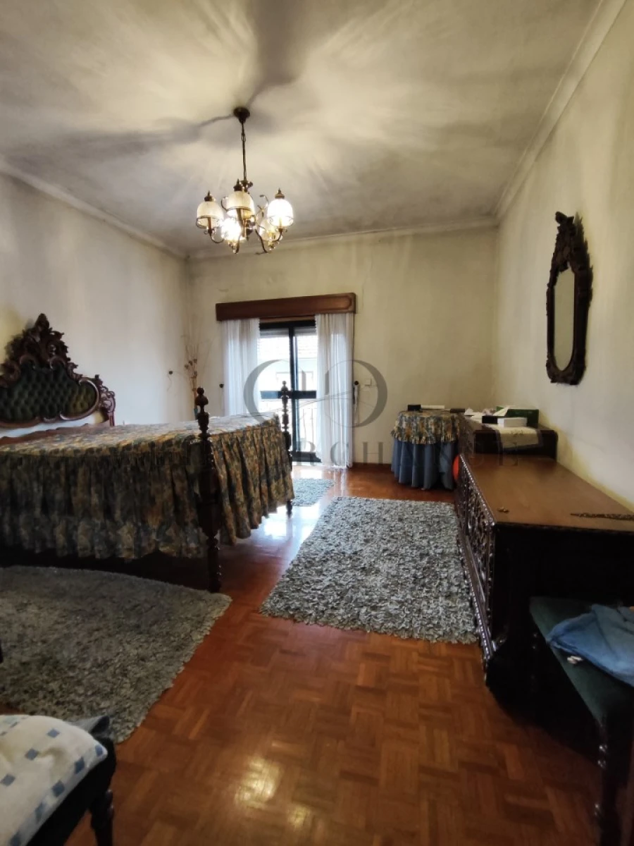 Moradia T6 para Venda em Argoncilhe Foto 13