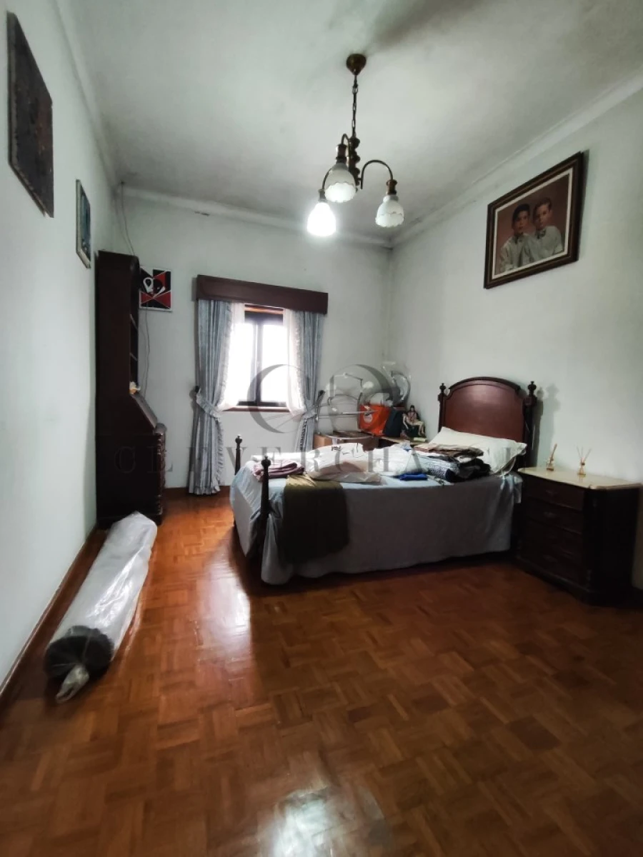 Moradia T6 para Venda em Argoncilhe Foto 17