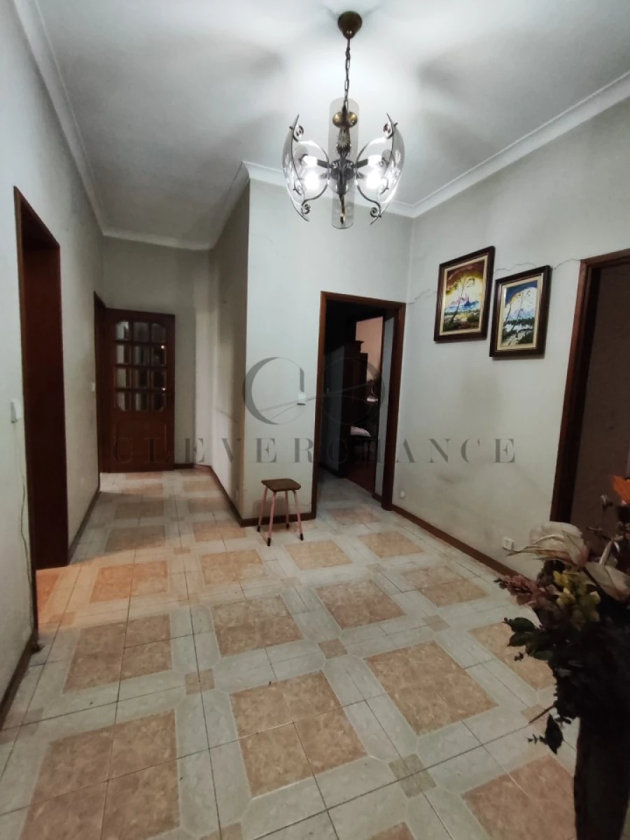 Moradia T6 para Venda em Argoncilhe Foto 23