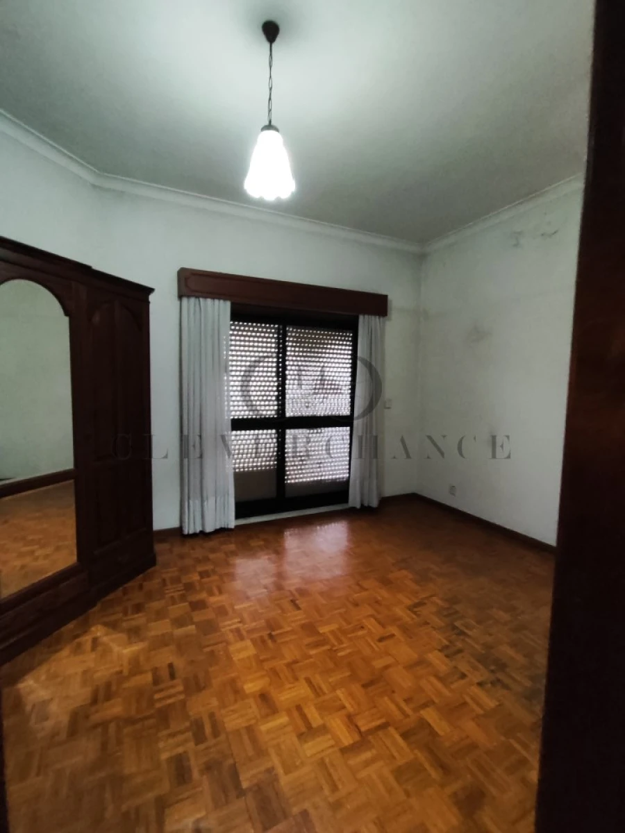 Moradia T6 para Venda em Argoncilhe Foto 24