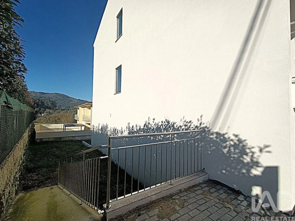 Moradia T3 para Venda em Aguiã Foto 26