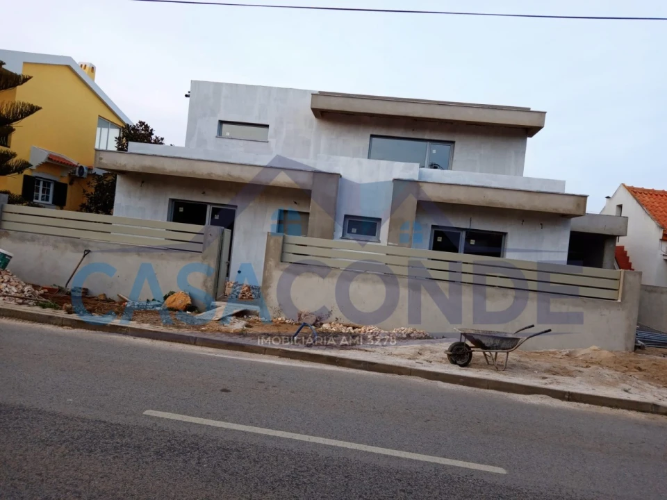 Moradia T4 para Venda em Azeitão (São Lourenço e São Simão) Foto 1