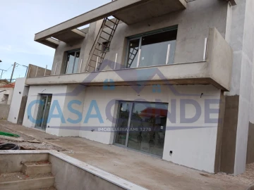 Moradia T4 para Venda em Azeitão (São Lourenço e São Simão)
