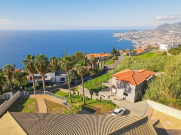 Moradia T5 para Venda em São Gonçalo