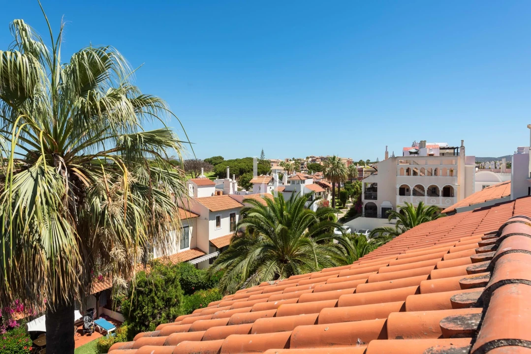 Apartamento T2 para Arrendamento férias em Quarteira Foto 15