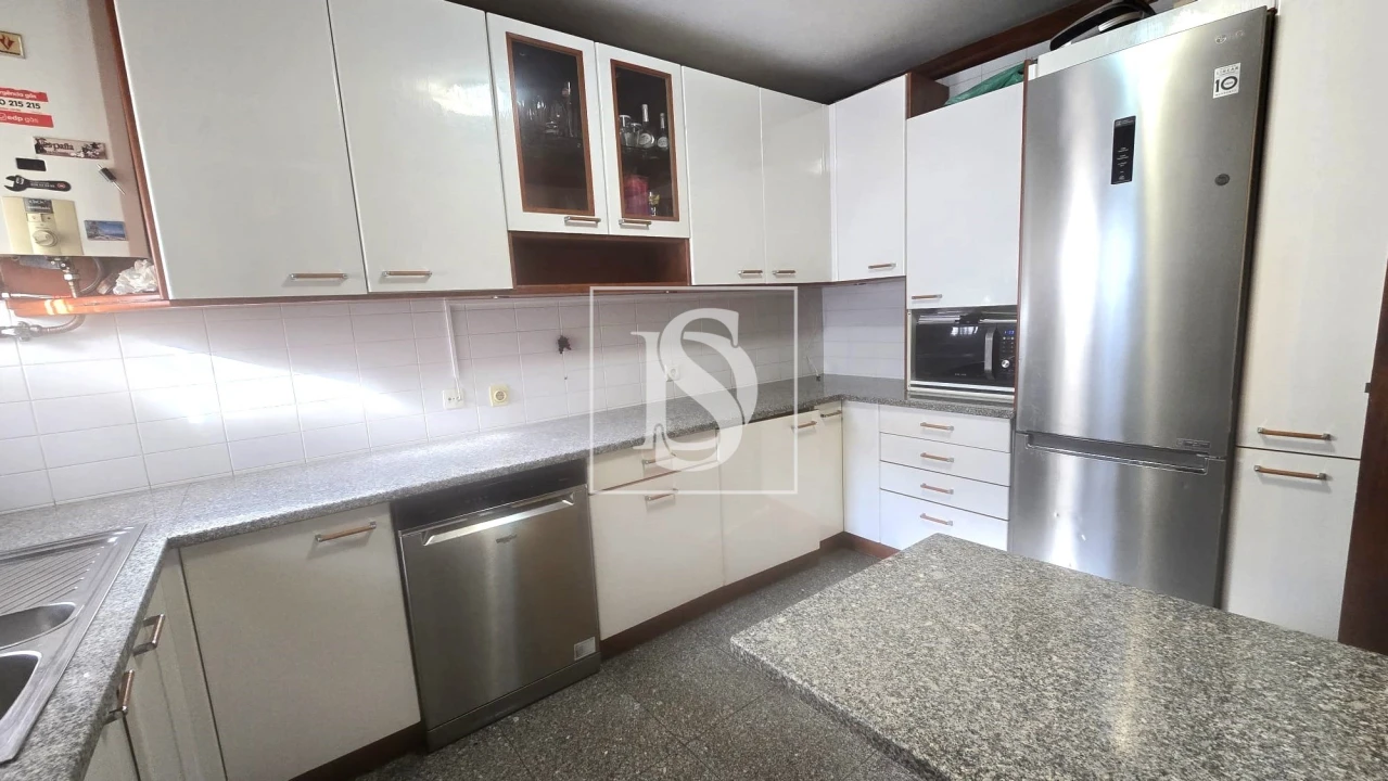 Moradia T3 para Venda em Creixomil Foto 1