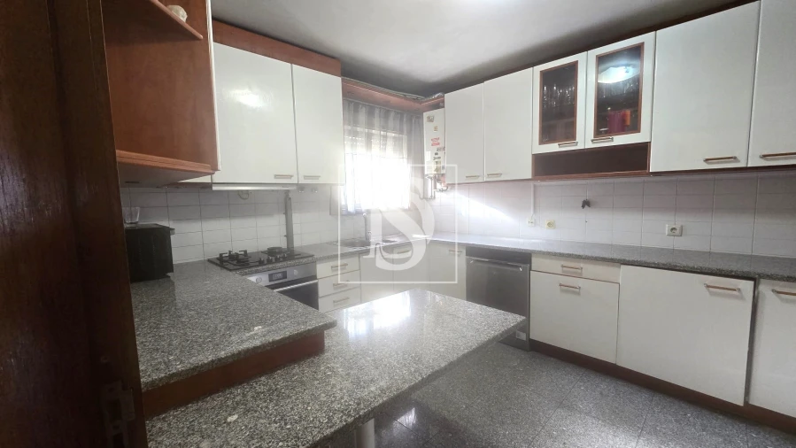 Moradia T3 para Venda em Creixomil Foto 11