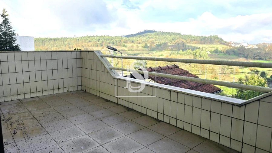 Moradia T3 para Venda em Creixomil Foto 10