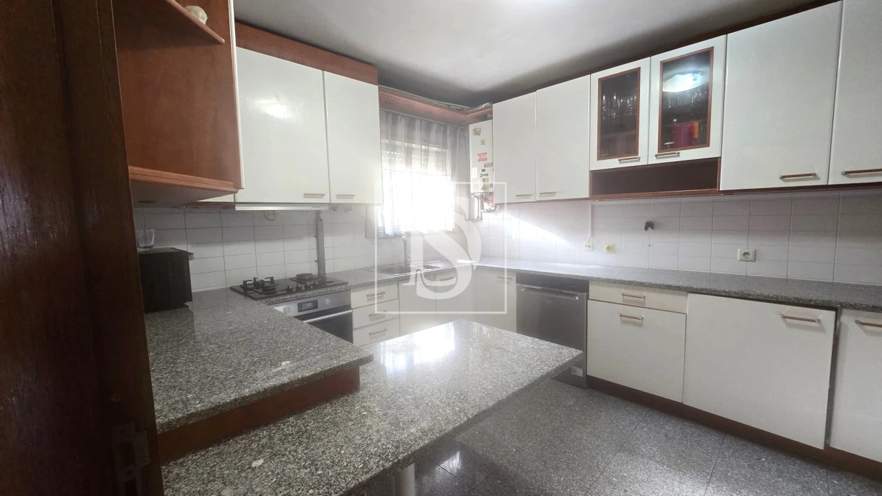 Moradia T3 para Venda em Creixomil Foto 11