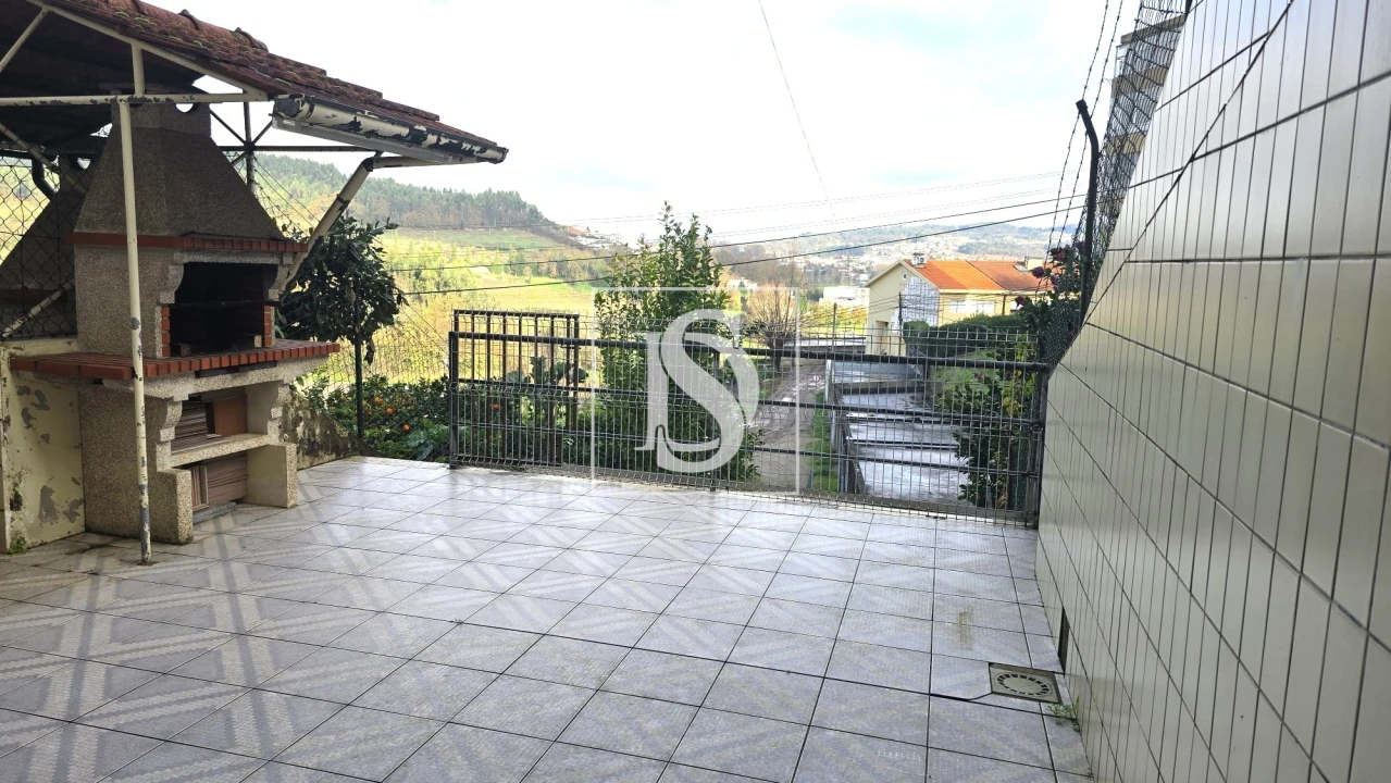 Moradia T3 para Venda em Creixomil Foto 8