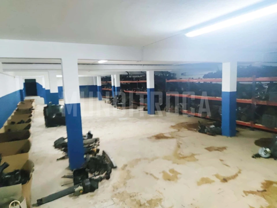 Armazém para Venda em Vila das Aves Foto 11