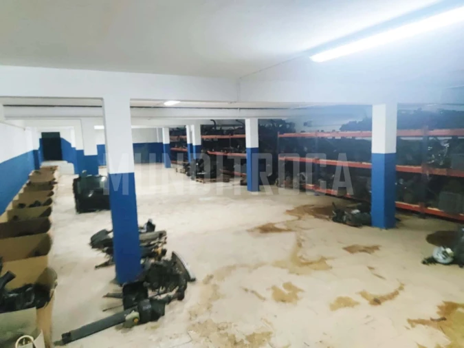 Armazém para Venda em Vila das Aves Foto 11