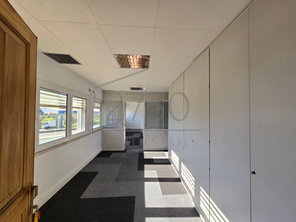 Escritório para Arrendamento em Rio de Mouro Foto 4