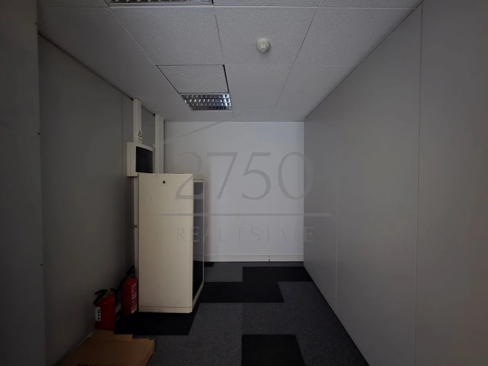 Escritório para Arrendamento em Rio de Mouro Foto 7